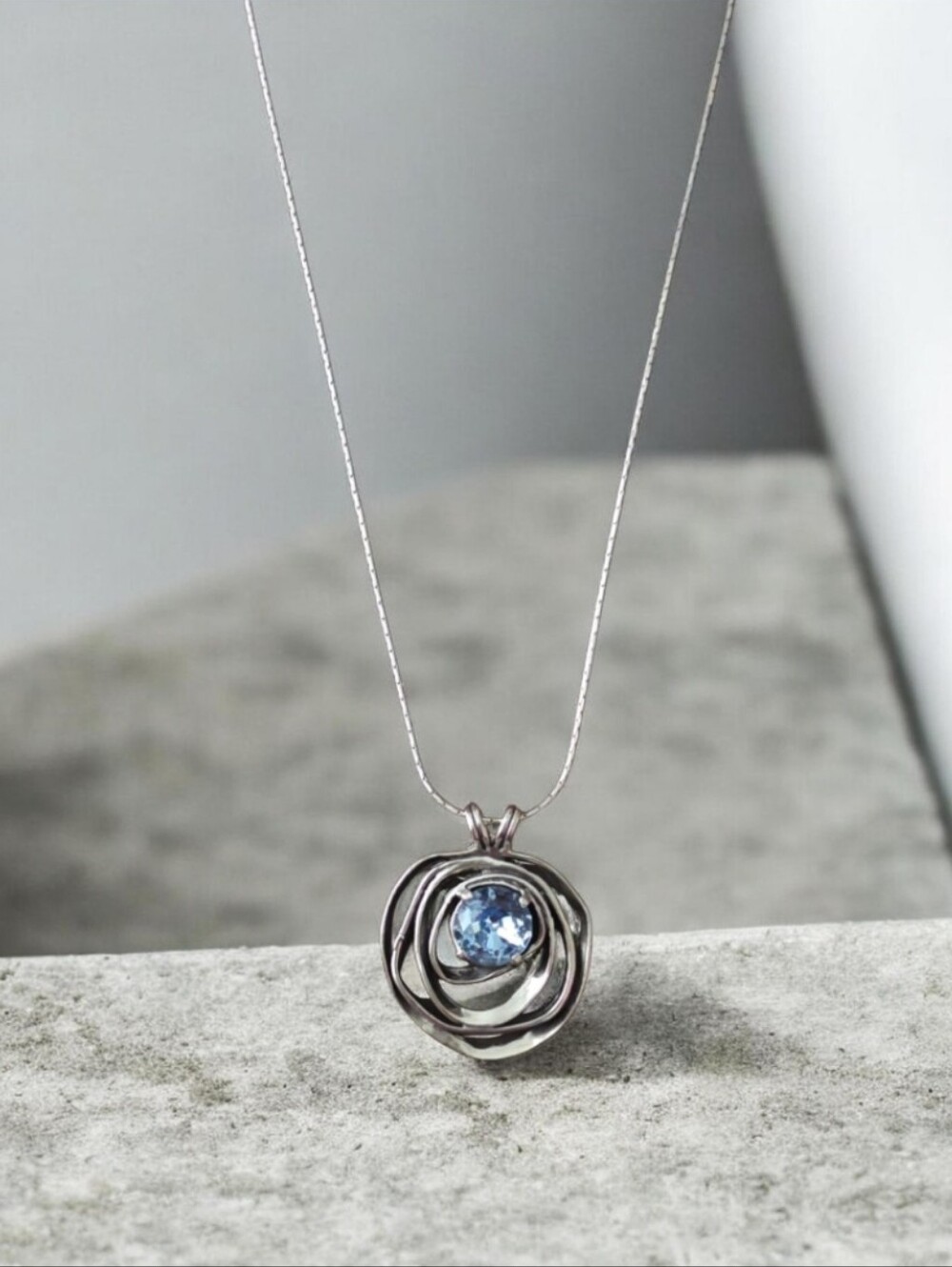 Silpada Cooling Out Pendant Necklace Blue Crystal Sterling Silver